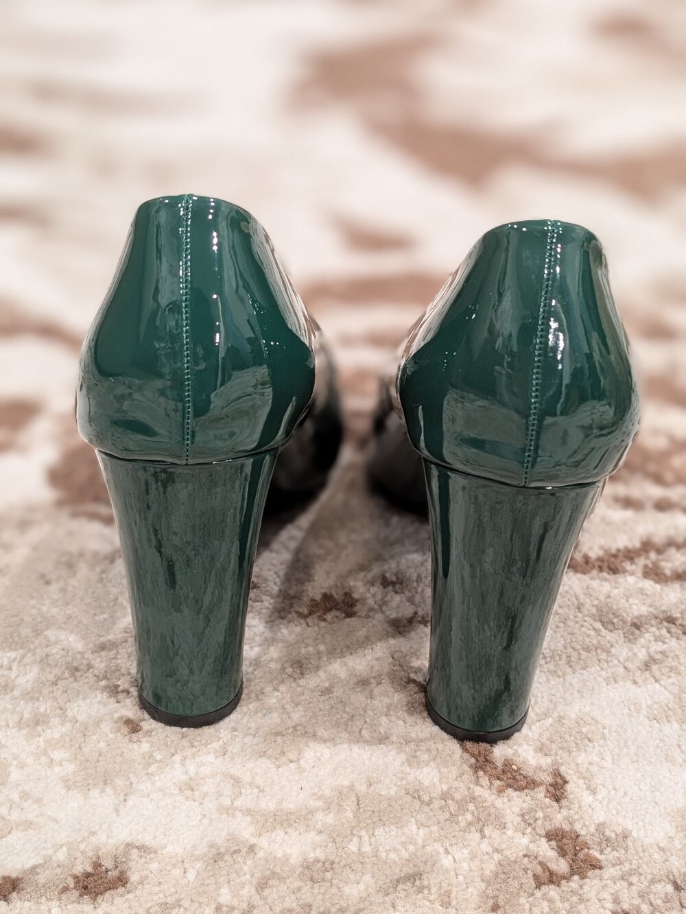 Classic Pointed Toe Patent Heel - Dark Green - Picture 3 of 6